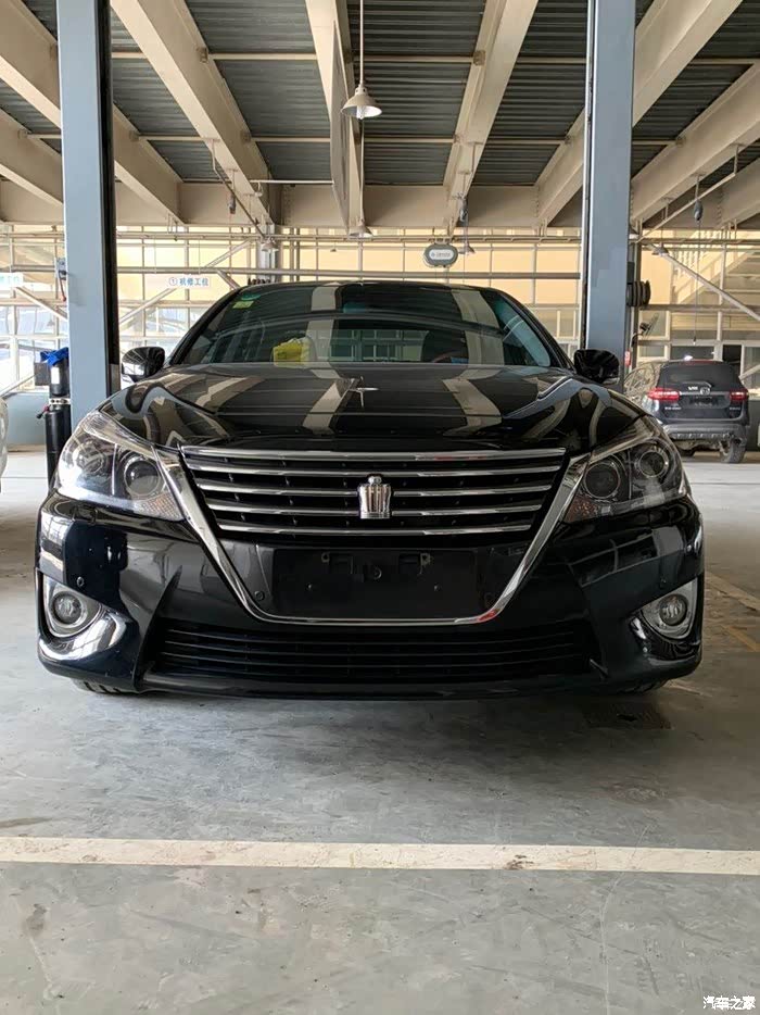 寻13代半25丰田皇冠想带走