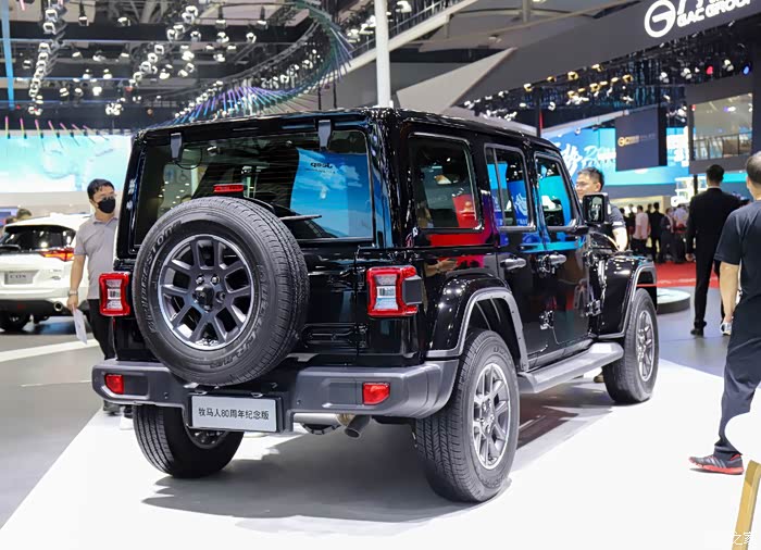 打卡广州车展jeep牧马人80周年纪念版实车