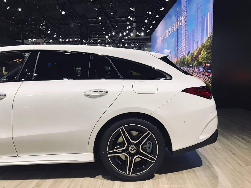 奔驰cla旅行版,看着就非常的帅气!