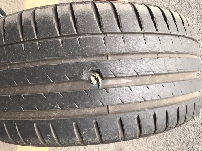 【图】新车半年 突然爆胎_奥迪a4l论坛_汽车之家论坛