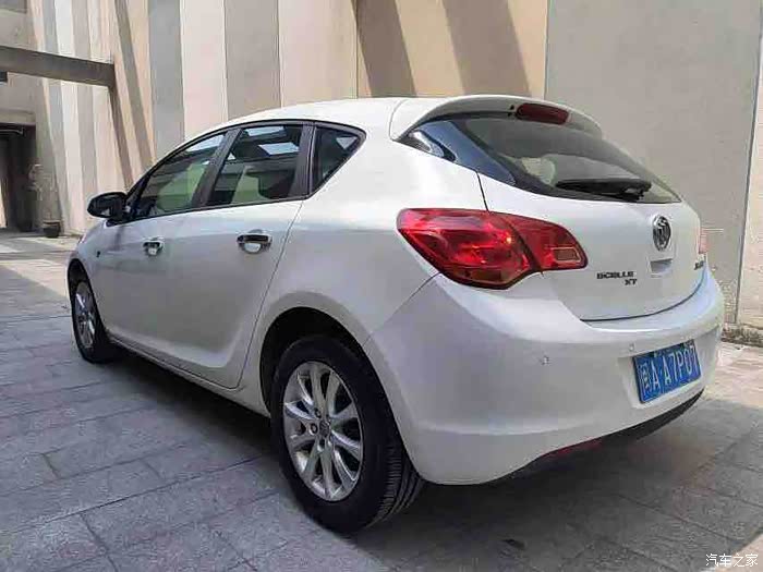 别克2012款英朗xt