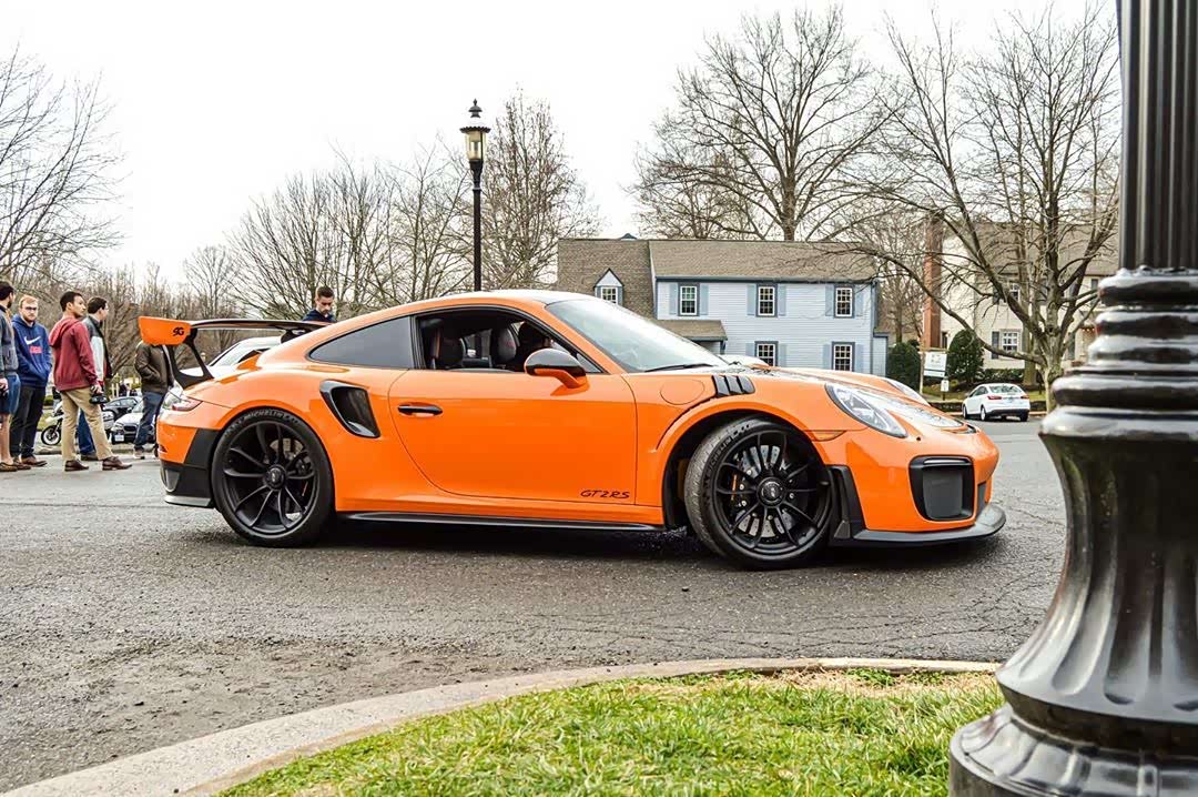 pts粉橙色,看起来十分温馨.