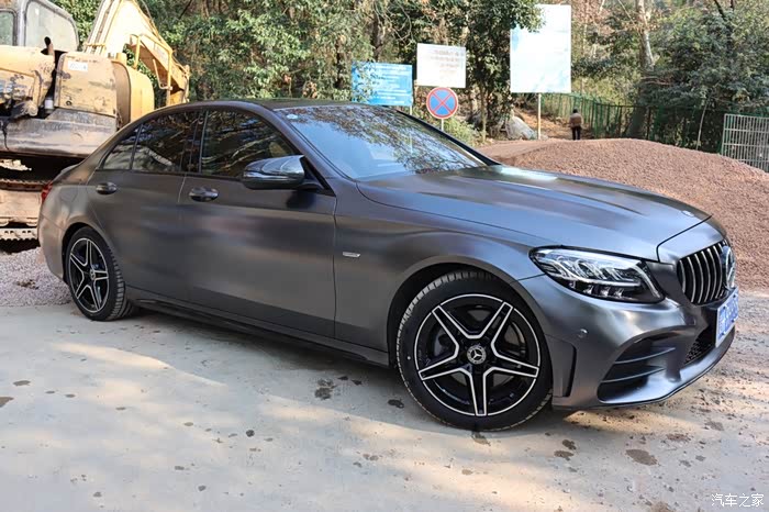 出21年上牌奔驰c260臻藏版