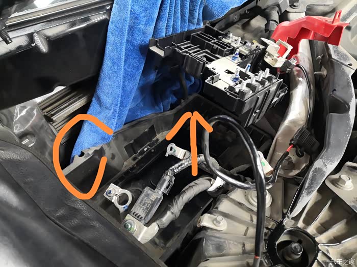 探险者完美更换agmh892ah电瓶