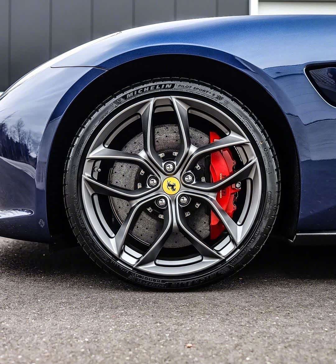 这个车型,这个外观,这个颜色配上这个轮毂_法拉利论坛_手机汽车之家