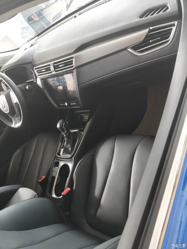 荣威i5,超低油耗,空间大,上班首选