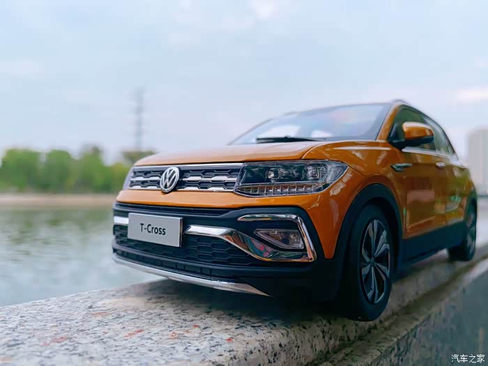 杨柳堤岸晓风残月今天的小铠格外迷人