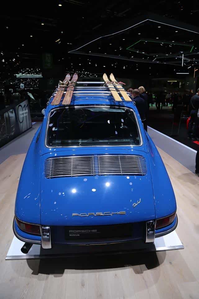 经典复古老爷车1965年保时捷911