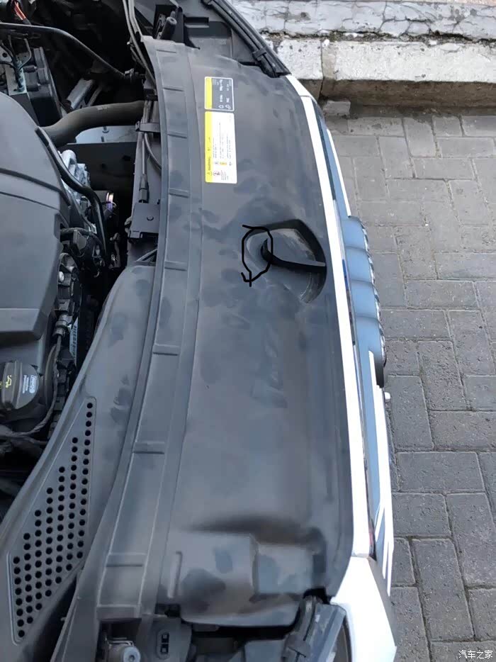 【图】求助新款a4l水箱盖板怎样拆?_奥迪a4l论坛_汽车之家论坛