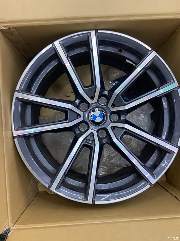 【图】出最后一个325li运动轮毂_宝马3系论坛_汽车之家论坛