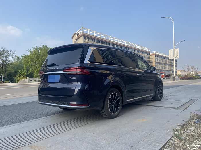 一辆内外兼修的家庭保姆车,荣威imax8!