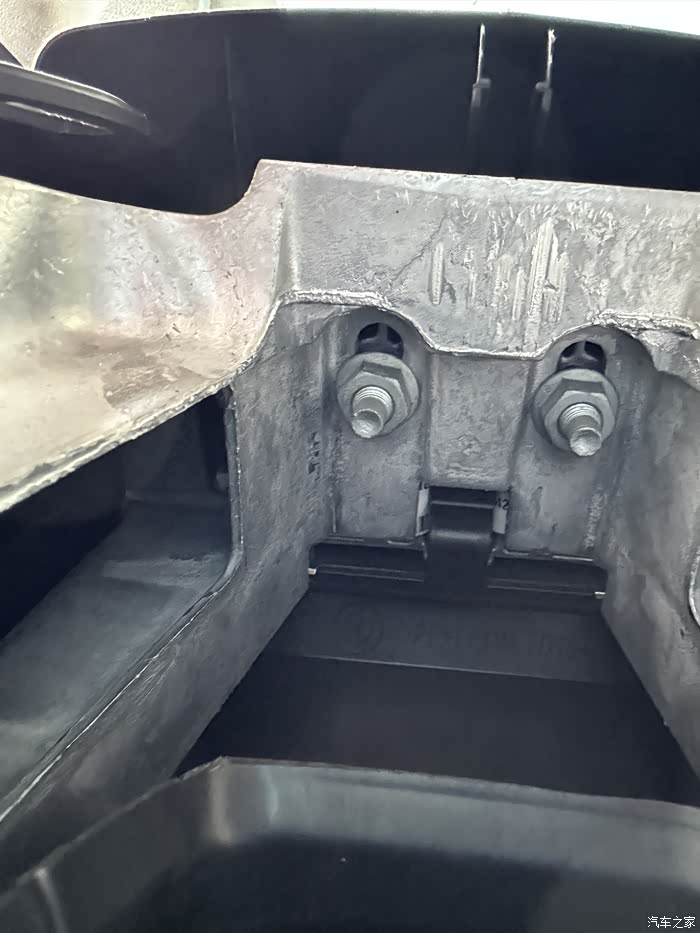 停车时应施加驻车制动,宝马x1更换挂档弹簧