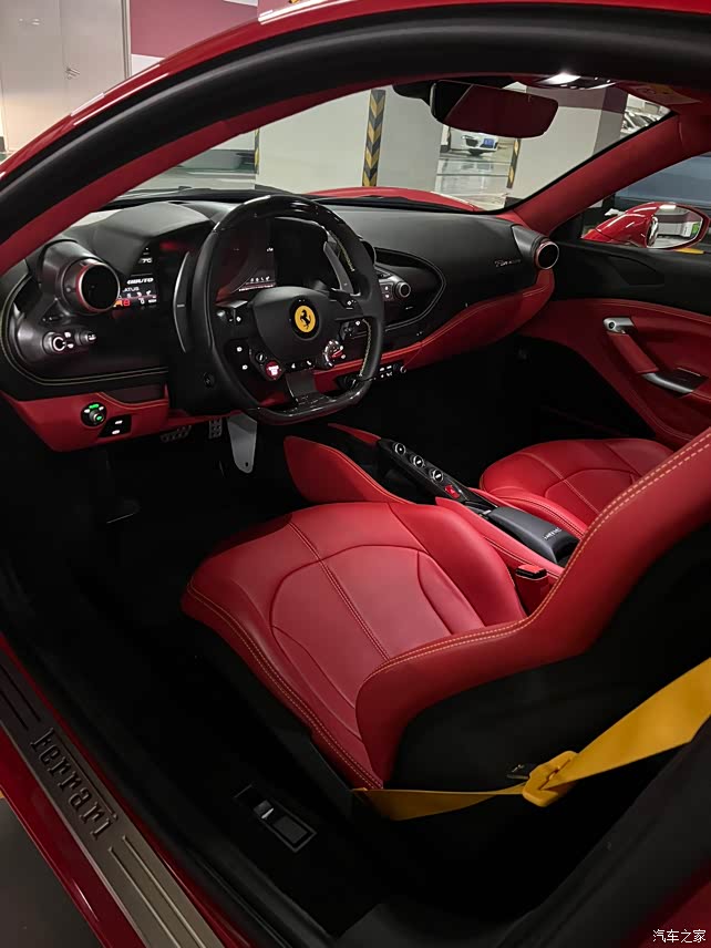 个人出售2021法拉利f8现车红红