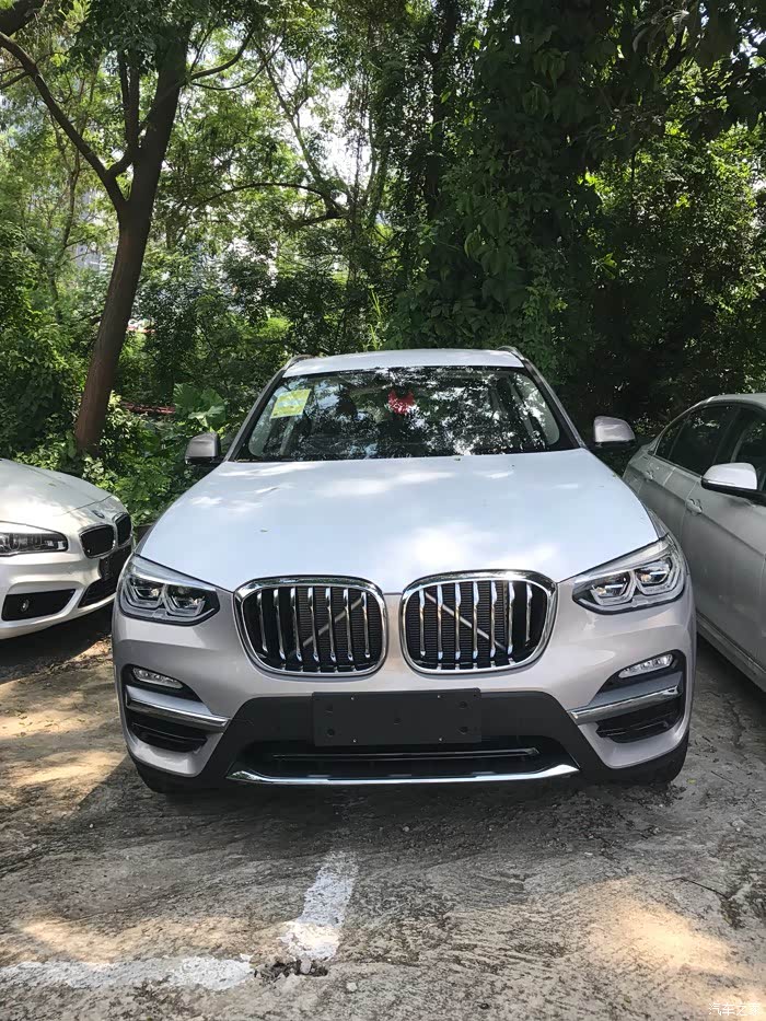 强烈建议宝马增加很多人喜欢的银色系颜色,低调,耐看,耐脏.