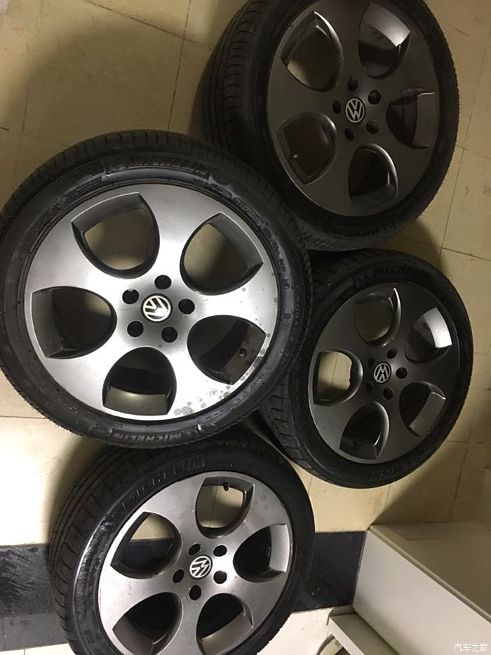 17*7jj 波蘭原廠高爾夫戰斧輪轂配四條米其林225/45r17 91v輪胎 具體