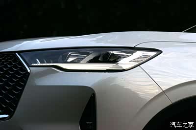 矩阵式的led大灯,科技感还是很强烈的.