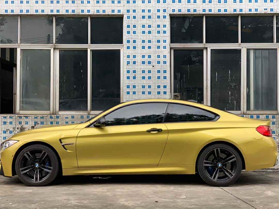 土豪金车身的宝马m4,耀眼迷人_宝马m系论坛_手机汽车之家