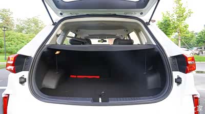 作为紧凑型suv t33后备厢空间还分给力关键够深 后排座椅4/6可比例