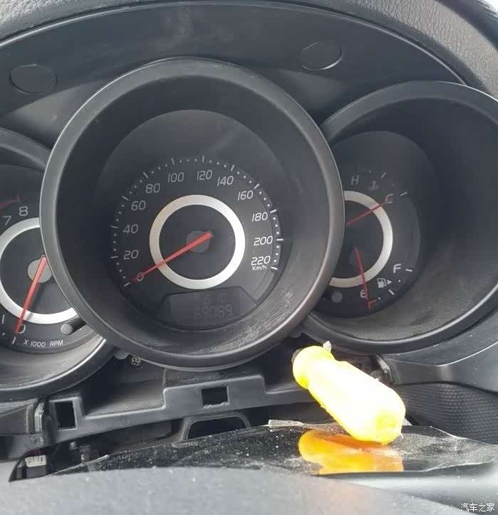 奇瑞A3拆中控作业,修复除霜私服电机加隔音--