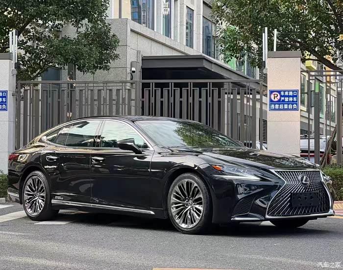 出雷克萨斯ls500h