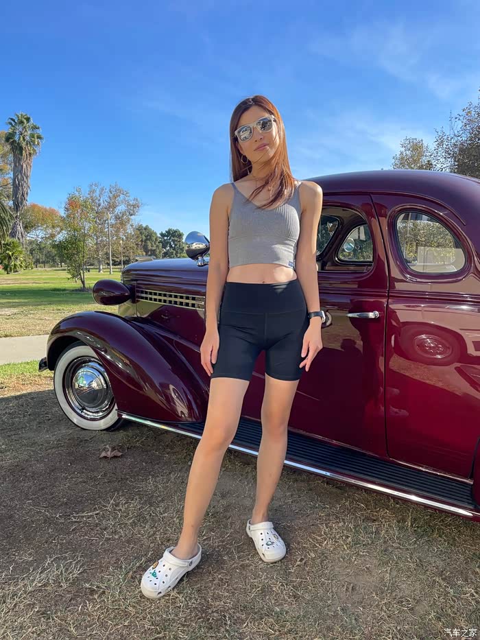 【图】【媳妇当车模】房车露营遇到老爷车!太帅了!