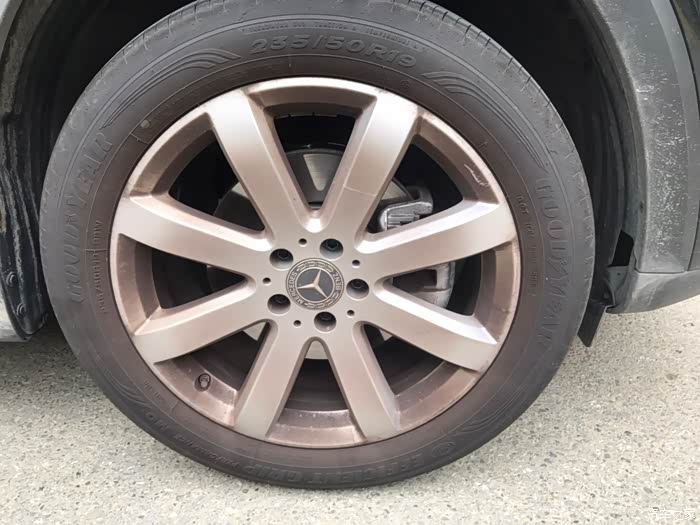 大家轮毂上也有这么多红褐色的粉末吗