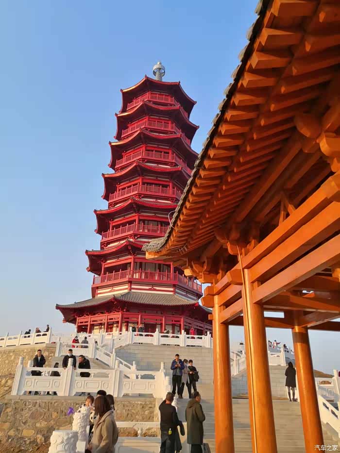 我的秀场第二趴打卡林州网红地红旗塔公园