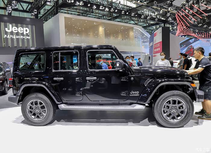 打卡广州车展jeep牧马人80周年纪念版实车