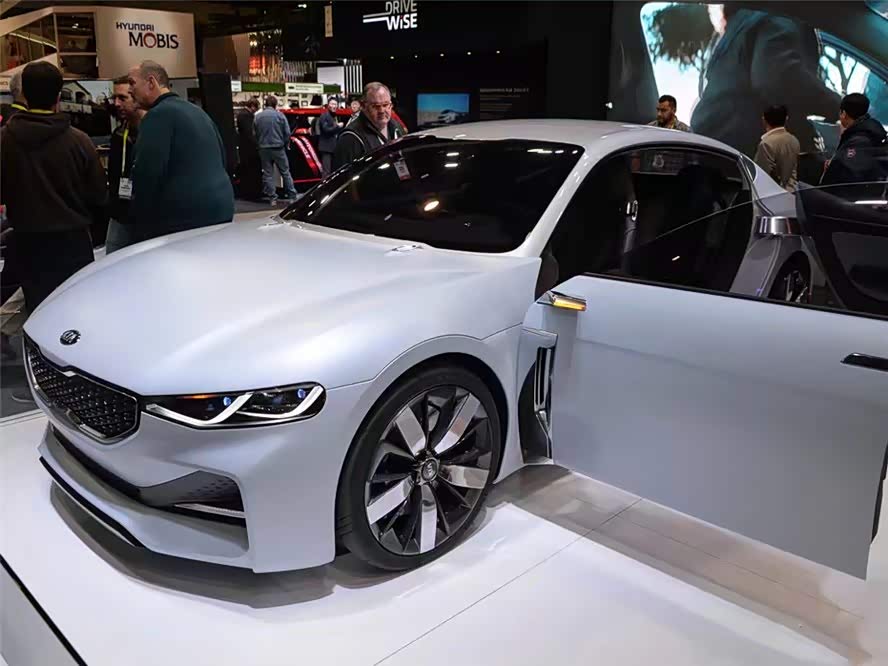 它就是起亚亮相时间不短的全新轿跑——起亚novo