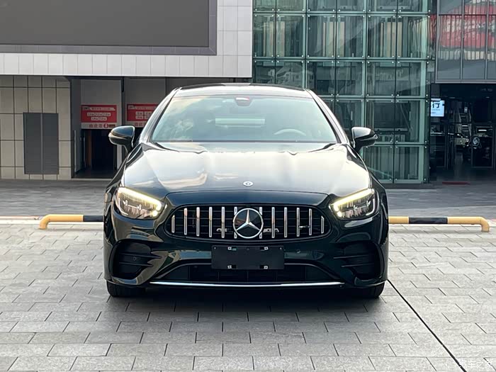 出21款奔驰e260coupe祖母绿