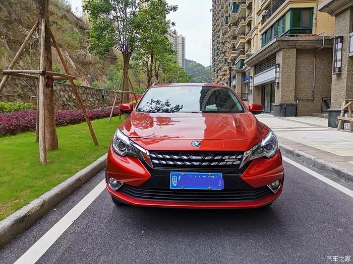 【图】小区的路比较平坦,可以随便停车拍照_野马c30论坛_汽车之家论坛