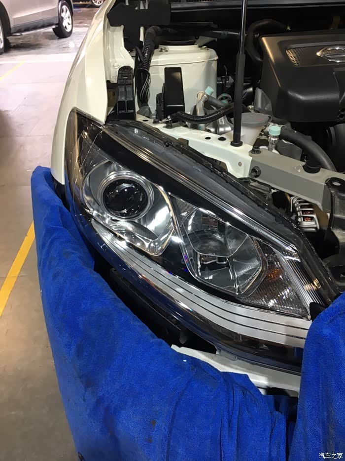 16款骐达改装疝气大灯作业