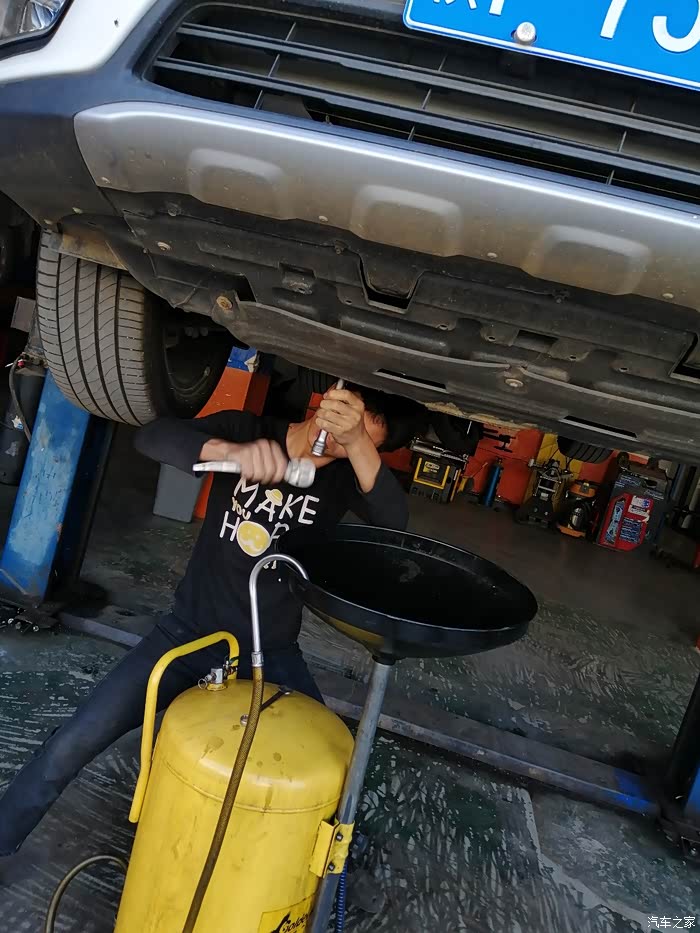 家家商城1111更换机油滤芯17