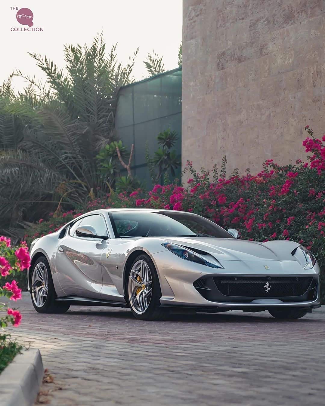 银色闪电ferrari 812 superfast