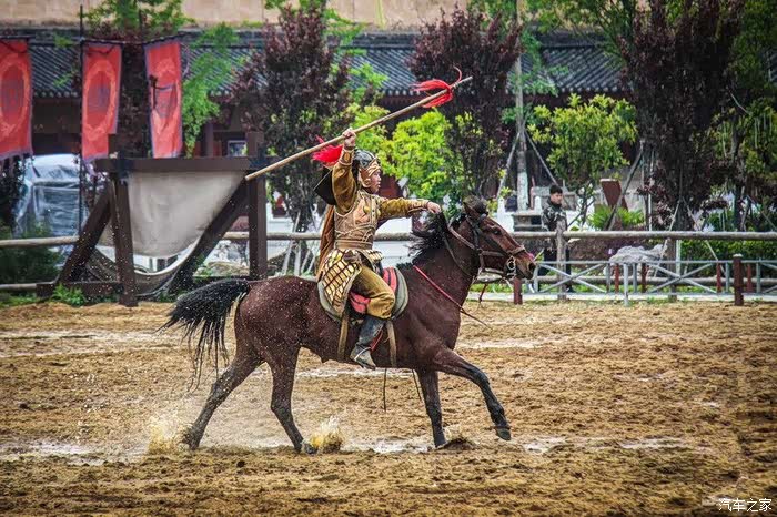 精彩绝伦的皇家巡游魁梧威猛的御林军