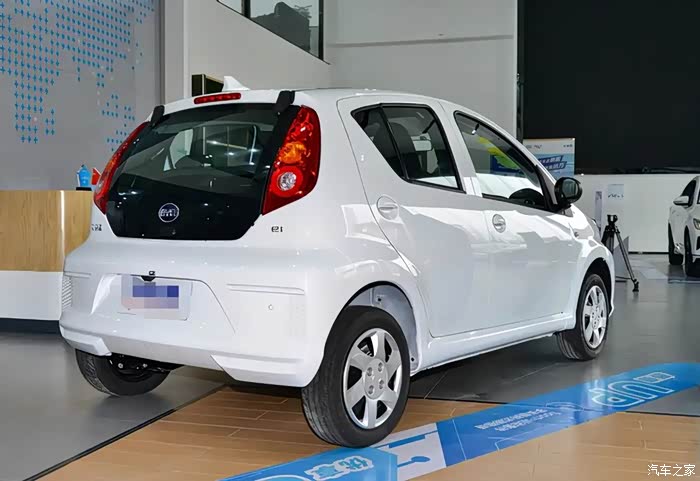 不到7万元的国产新能源新萌宠比亚迪e1