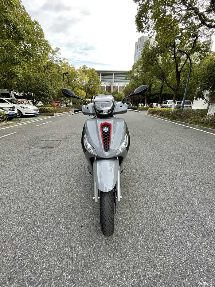 非主流的一台叫好不叫卖的150踏板meldey150比亚乔埋地雷