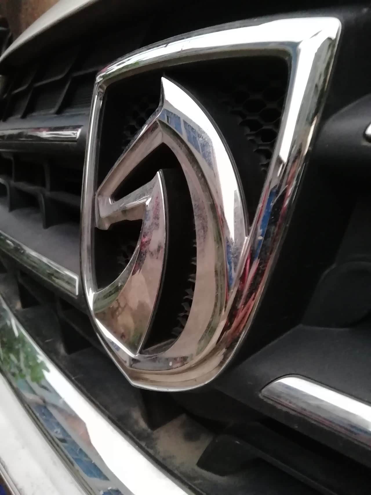 这款宝骏510汽车车标好看!