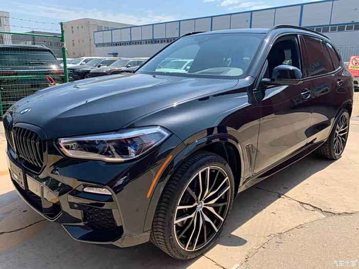 宝马x5顶配黑曜版