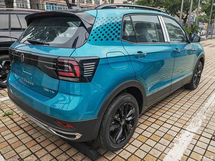 新款途铠这颜色挺靓丽的