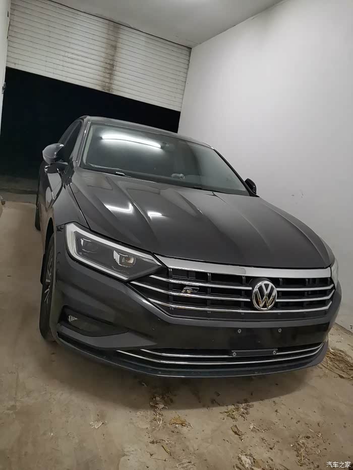 19速腾-阳光下的锰石黑