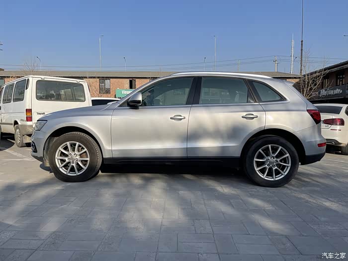 出个人一手16年奥迪q5进取款银色