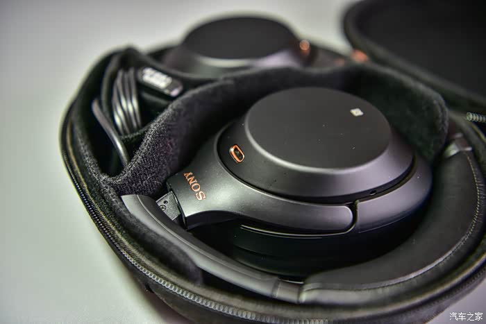 简单粗暴隔绝嘈杂之声索尼wh1000xm3降噪耳机测评