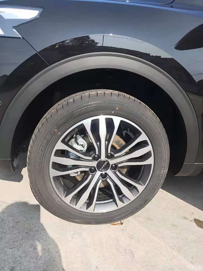 刚开轮胎有点灰 19年生产倍新