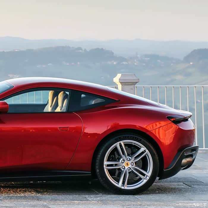 红色的保时捷ferrariroma一台非常舒适驾座喜欢