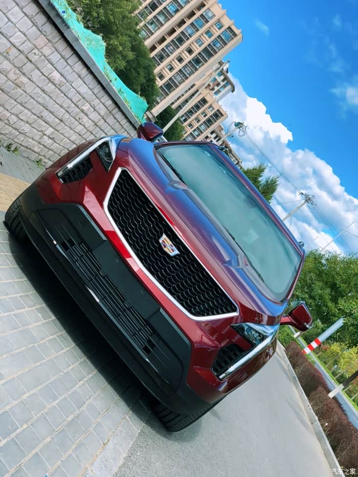 有没有红车的图片啊