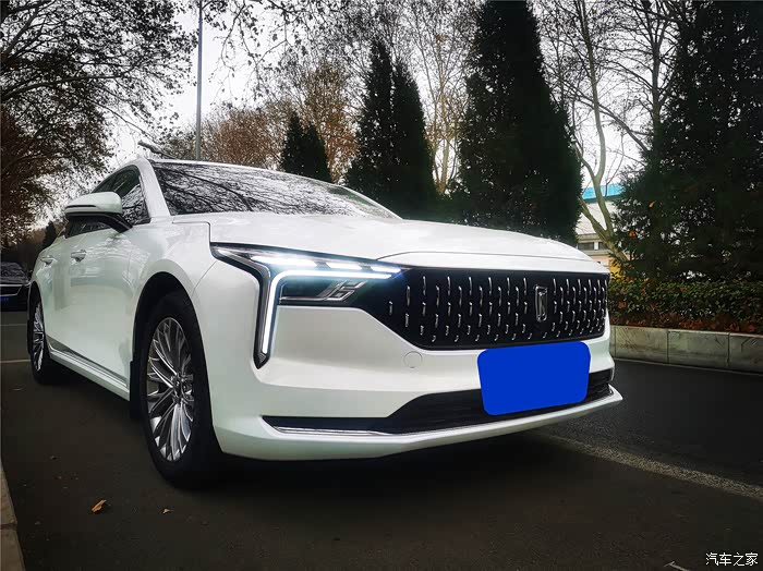 白色的奔腾b70分享一波