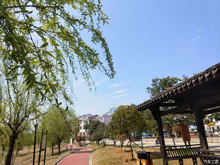 高配置与低油耗的vv5打卡多彩村庄马桥村