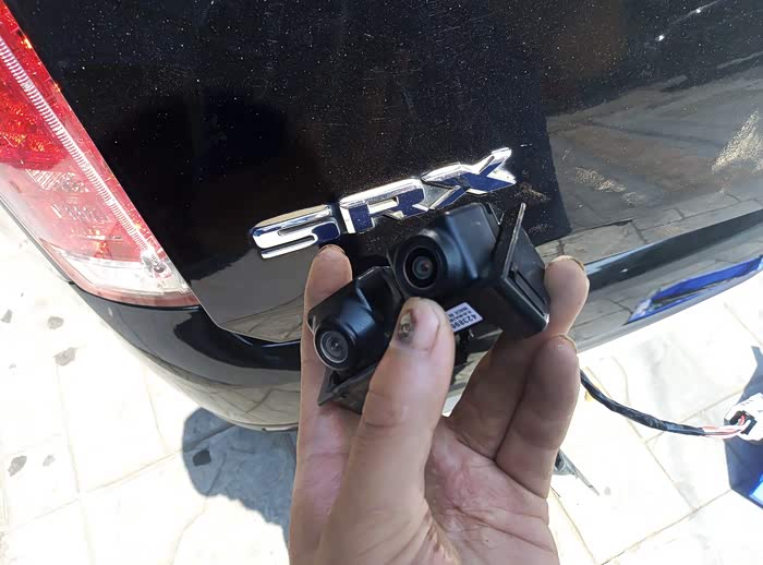 凯迪拉克srx专用倒车摄像头更换作业