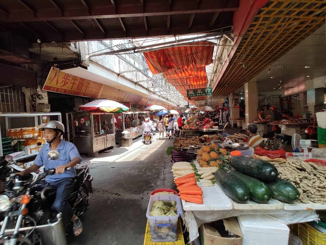 即将被遗忘的市井老街,走在岑溪南方市场上